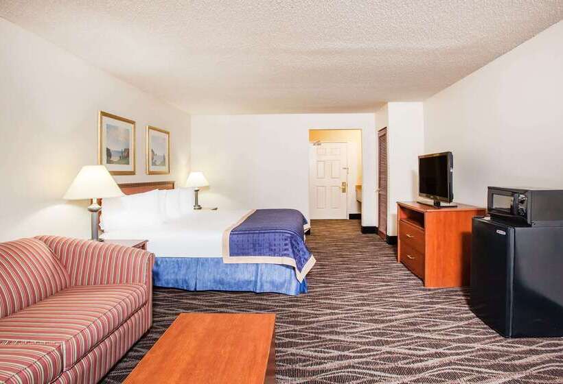 בית מלון כפרי Baymont On The Lake By Wyndham Hot Springs