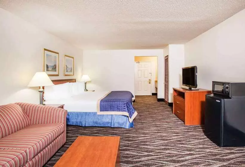 ホテル Baymont On The Lake By Wyndham Hot Springs