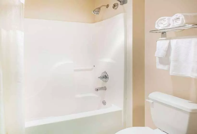 ホテル Baymont On The Lake By Wyndham Hot Springs