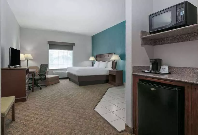 Отель Baymont Inn & Suites By Wyndham Glen Rose