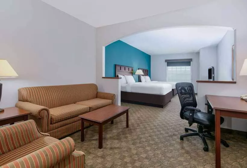 Отель Baymont Inn & Suites By Wyndham Glen Rose