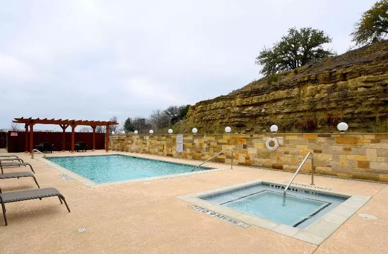 호텔 Baymont Inn & Suites By Wyndham Glen Rose