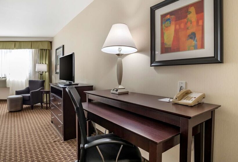 Отель Best Western Plus Philadelphia Airport South At Widener University