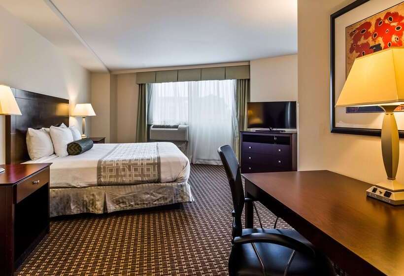 Отель Best Western Plus Philadelphia Airport South At Widener University