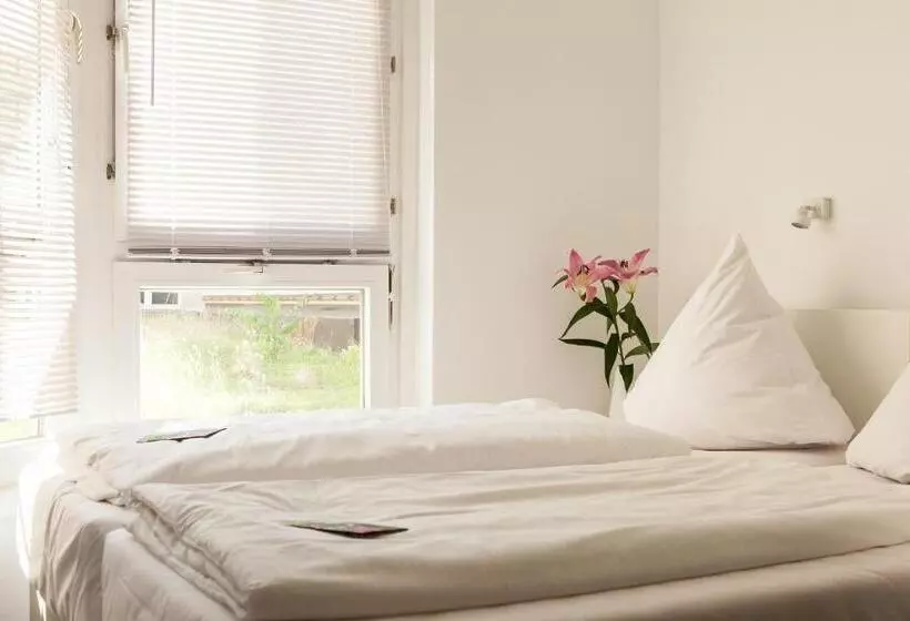 هتل Bnb Near Brandenburg Gate Rooms & Apartments