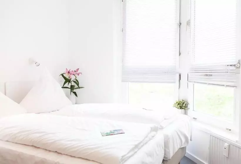 هتل Bnb Near Brandenburg Gate Rooms & Apartments