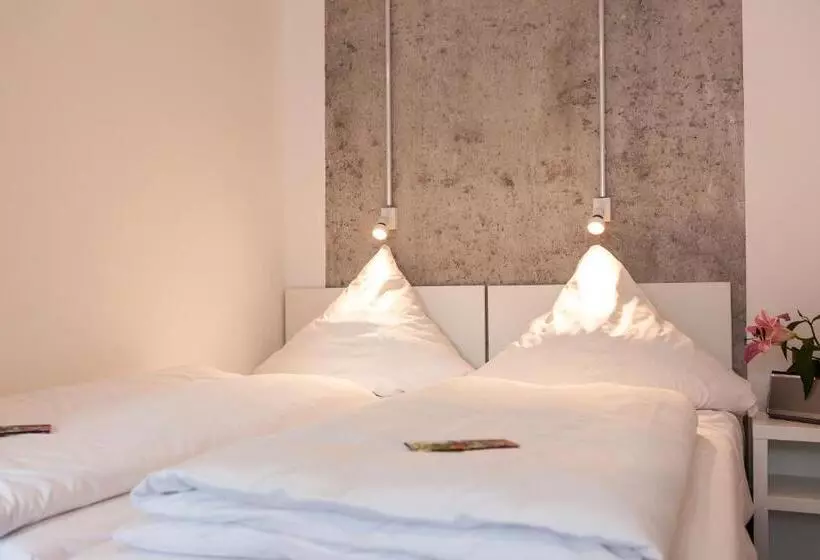 هتل Bnb Near Brandenburg Gate Rooms & Apartments