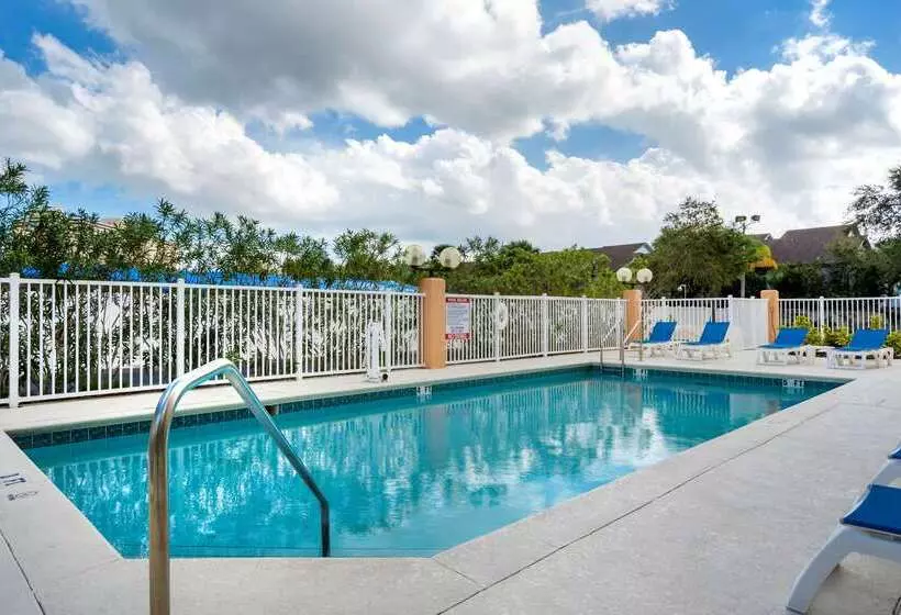 هتل Comfort Inn Kissimmee-Lake Buena Vista South