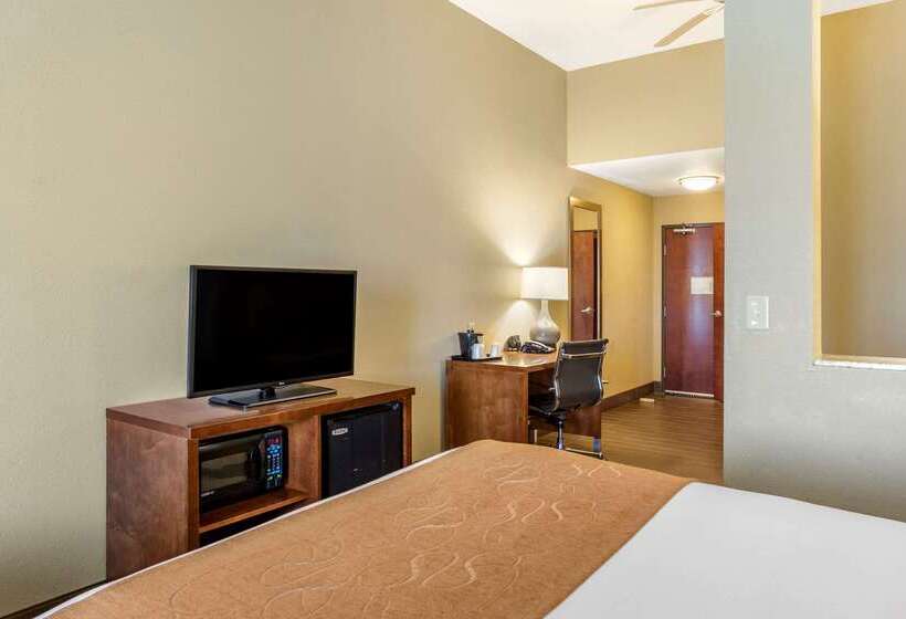 בית מלון כפרי Comfort Suites Batesville