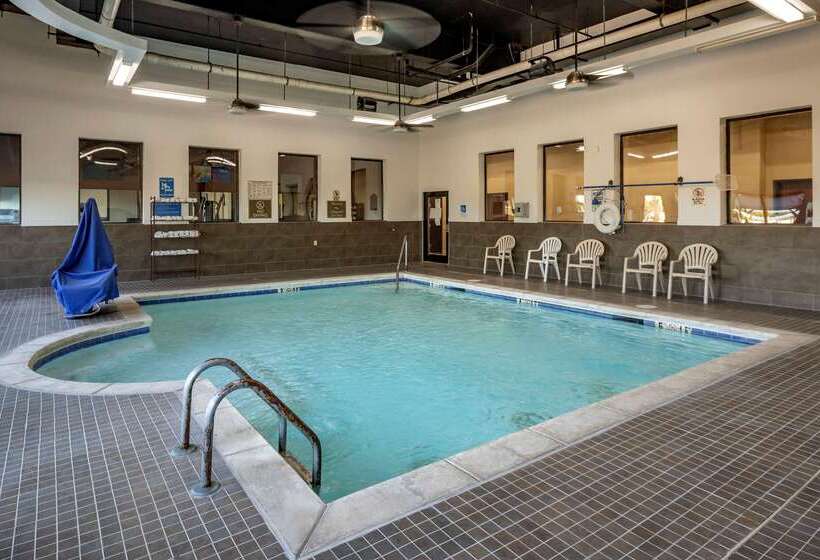 בית מלון כפרי Comfort Suites Batesville