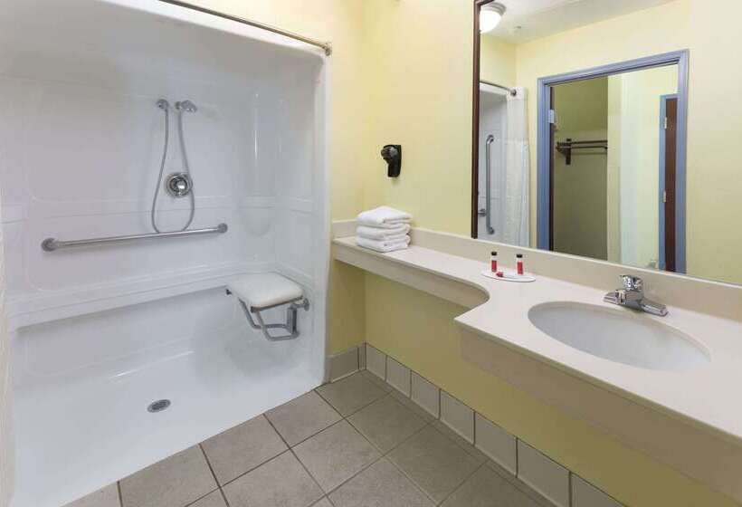 Hotell Days Inn & Suites By Wyndham Union City