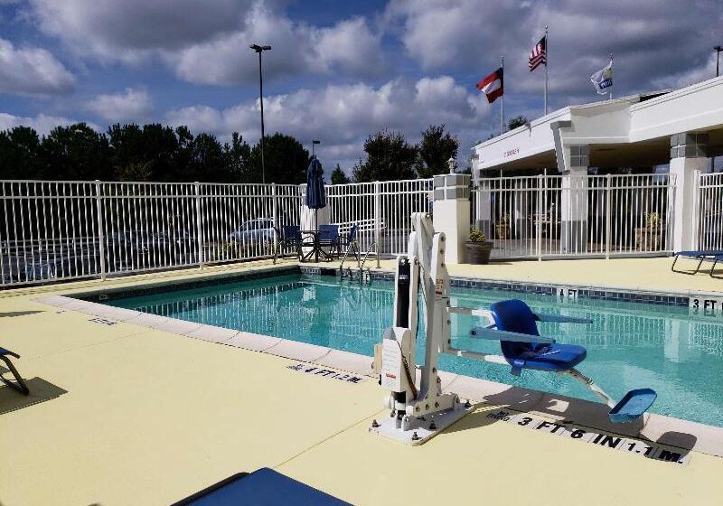 Hotell Days Inn & Suites By Wyndham Union City