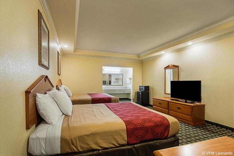 ホテル Econo Lodge Inn & Suites