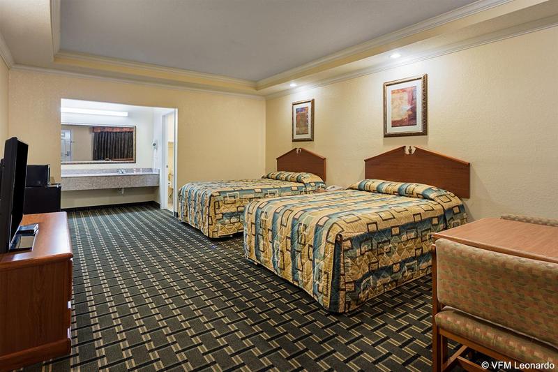 ホテル Econo Lodge Inn & Suites