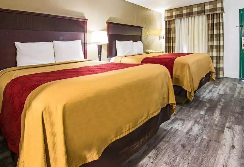 Отель Econo Lodge Inn & Suites