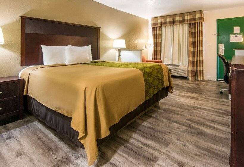 Отель Econo Lodge Inn & Suites