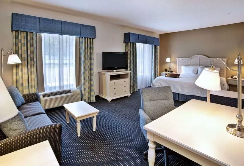 هتل Hampton Inn & Suites Cape Cod West Yarmouth