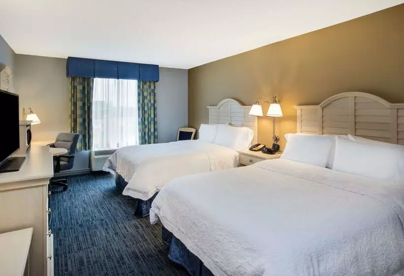 هتل Hampton Inn & Suites Cape Cod West Yarmouth
