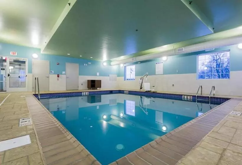 Holiday Inn Express Hotel & Suites Reading, An Ihg
