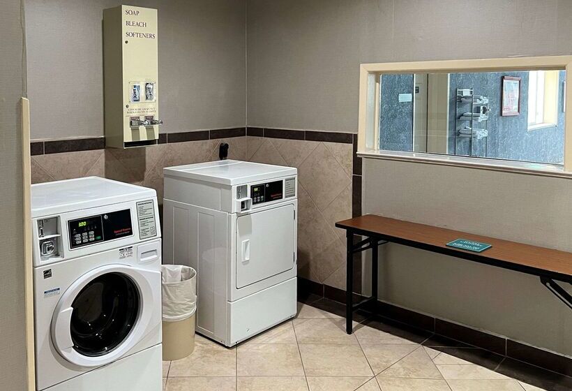 ホテル Quality Inn & Suites Grants   I 40