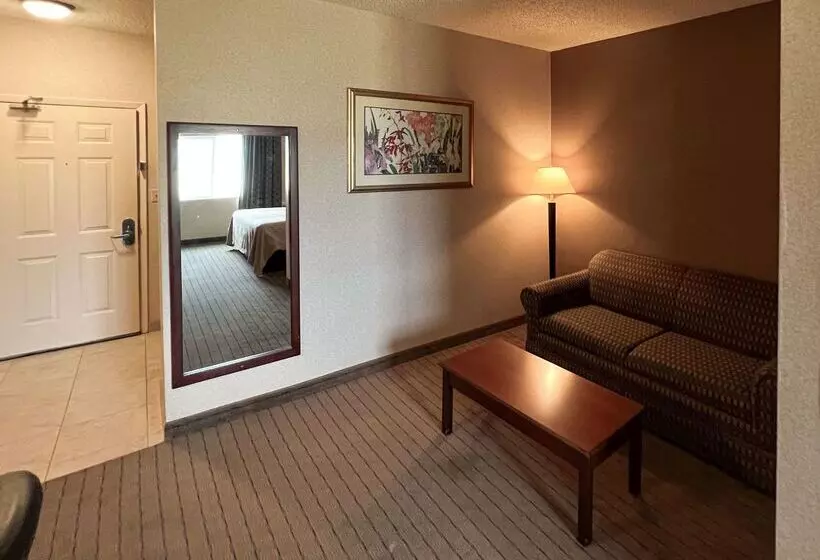 فندق Quality Inn & Suites Grants   I 40