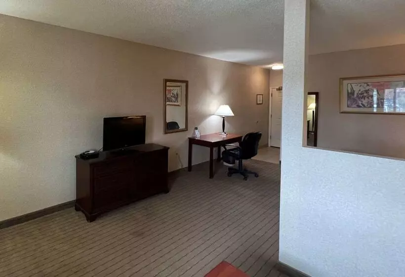 فندق Quality Inn & Suites Grants   I 40