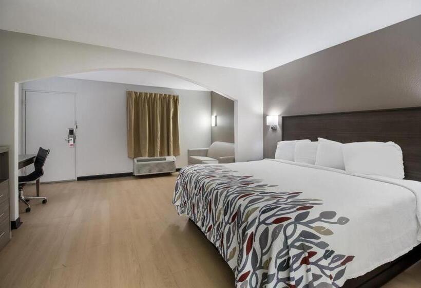 Отель Red Roof Inn & Suites Jackson, Tn