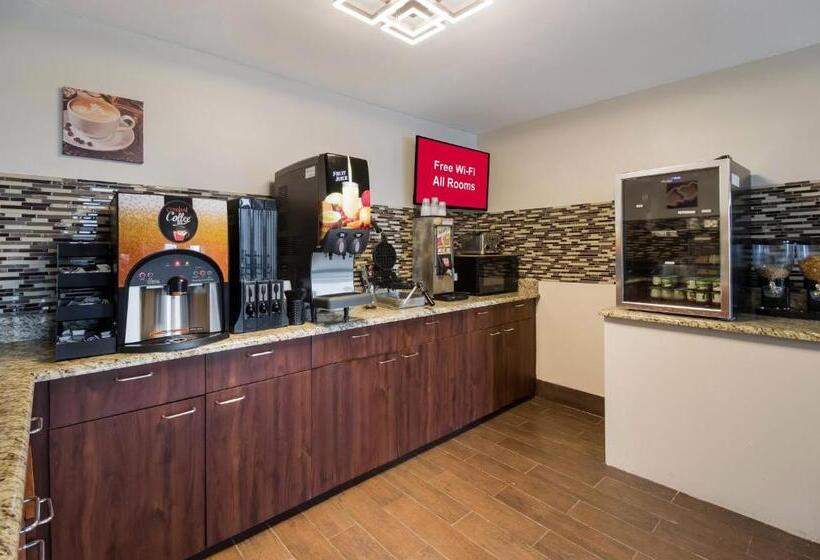 Отель Red Roof Inn & Suites Jackson, Tn