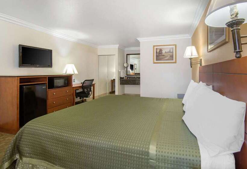 Отель Rodeway Inn Adelanto Us 395