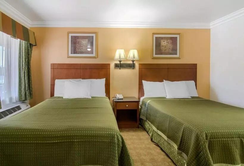 호텔 Rodeway Inn Adelanto Us 395