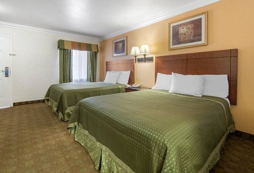 Отель Rodeway Inn Adelanto Us 395