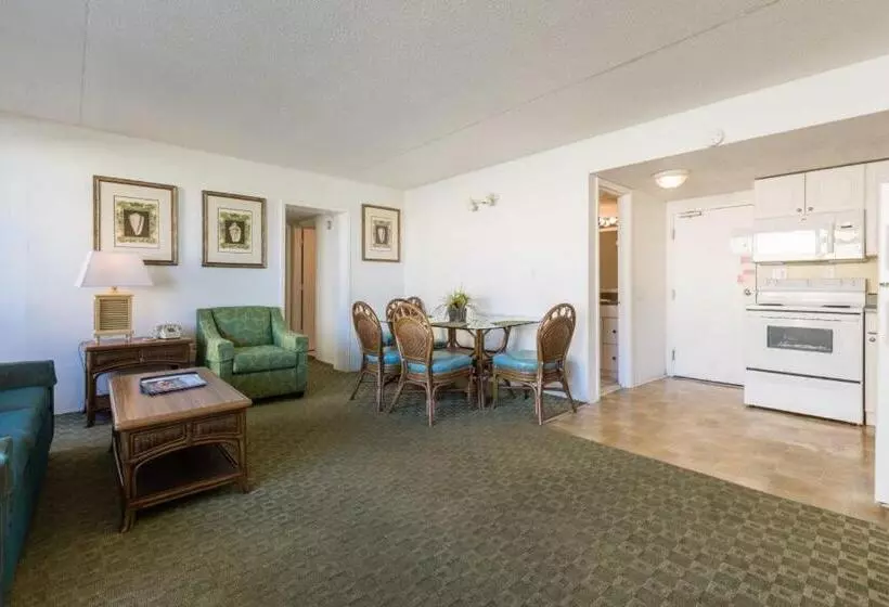 هتل Beach Club At Montego Inn