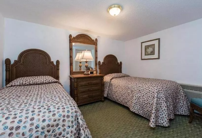 هتل Beach Club At Montego Inn