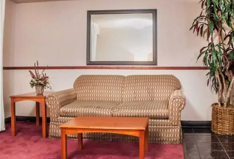 בית מלון כפרי The Clarion Inn Elk City