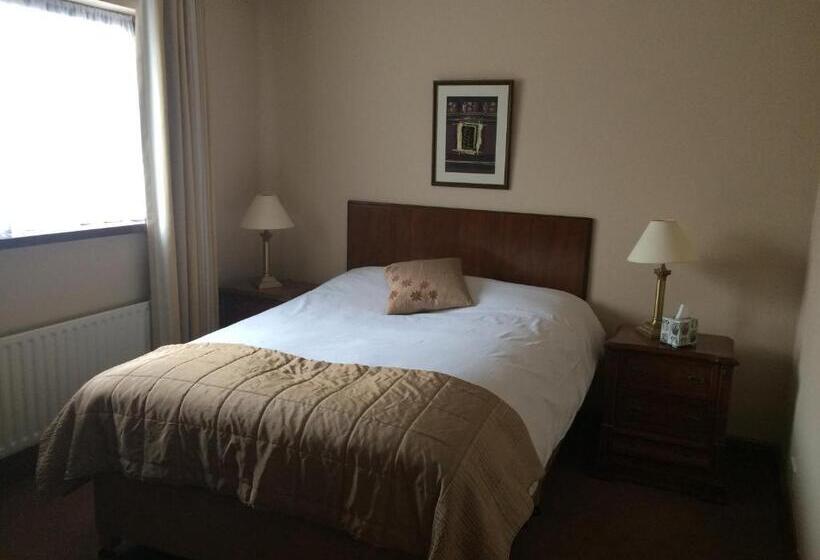 هتل The Horse And Hound