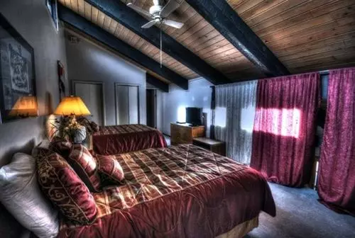 בית מלון כפרי The Rockies Condominiums