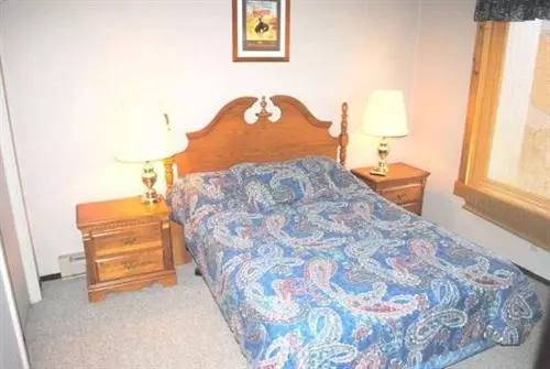 בית מלון כפרי The Rockies Condominiums