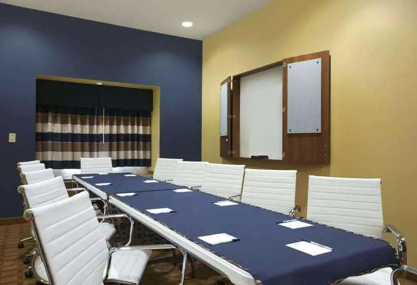 Hotelli Quality Inn & Suites