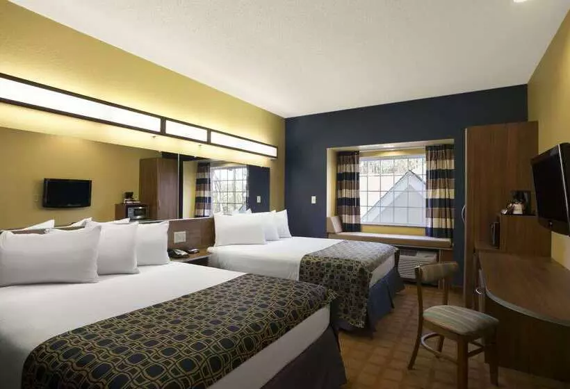 Hotelli Quality Inn & Suites