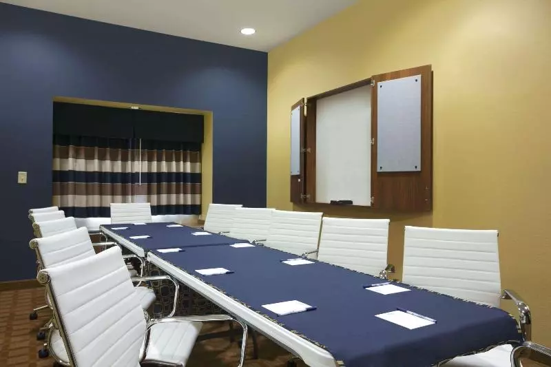 Hotelli Quality Inn & Suites