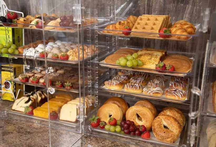 モーテル Rodeway Inn