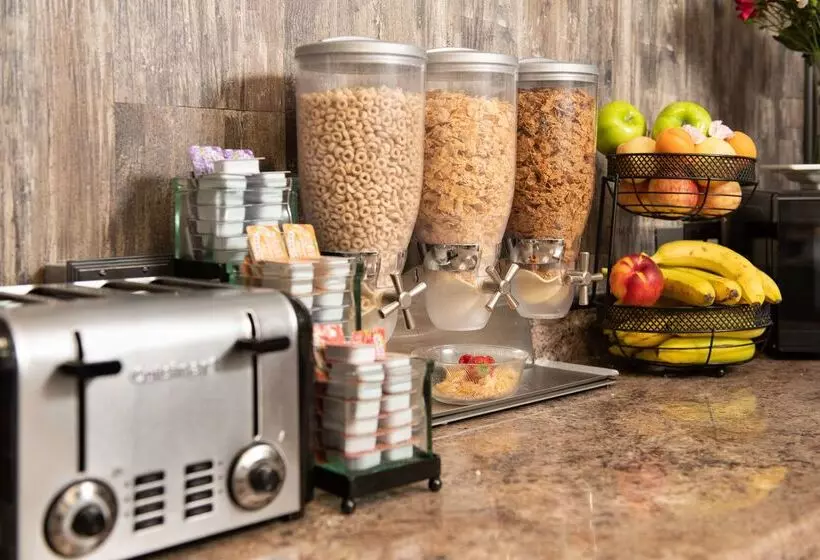 モーテル Rodeway Inn