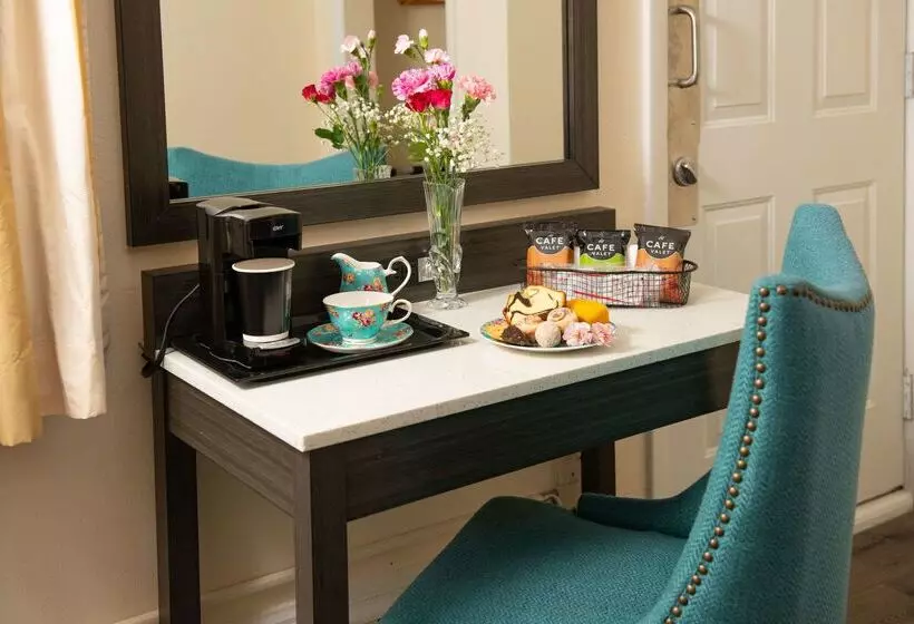 モーテル Rodeway Inn