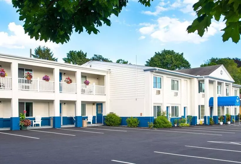 モーテル Rodeway Inn