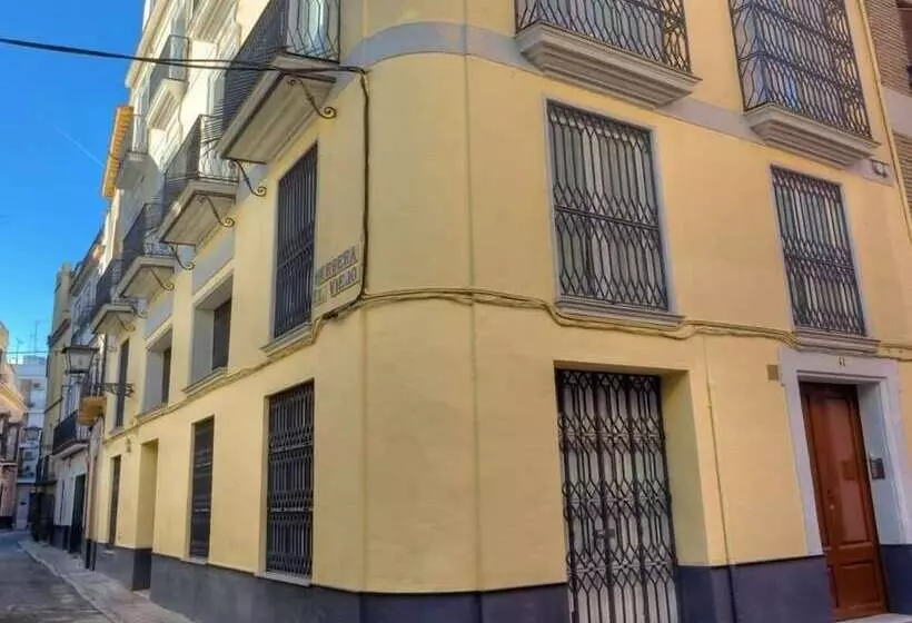 Reservaloen Casa Del Museo / Topibe Sl