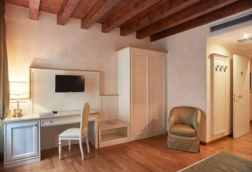 Hotelli Albergo Mazzanti