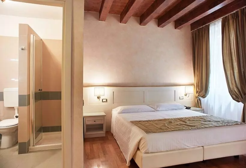 Hotelli Albergo Mazzanti