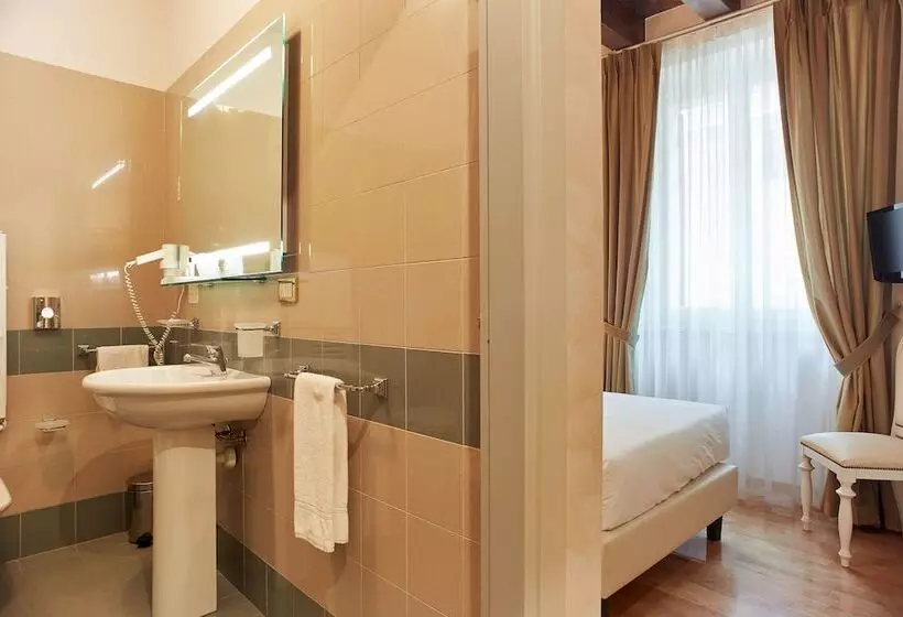 Hotelli Albergo Mazzanti