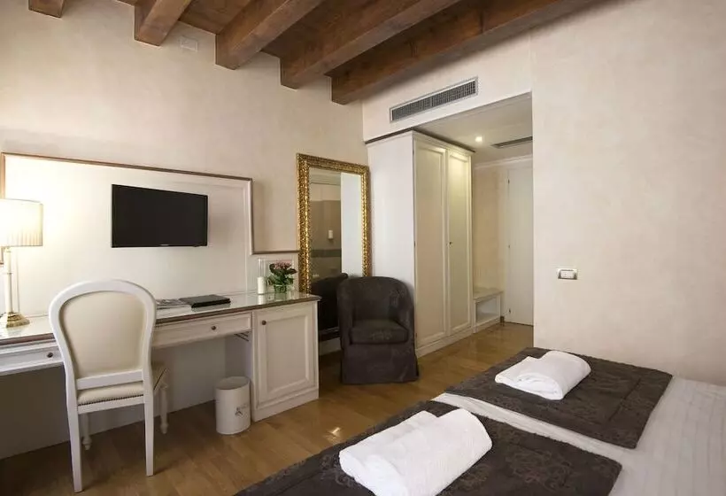 Hotelli Albergo Mazzanti