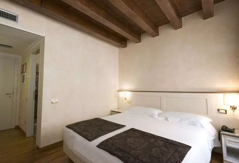 Hotelli Albergo Mazzanti